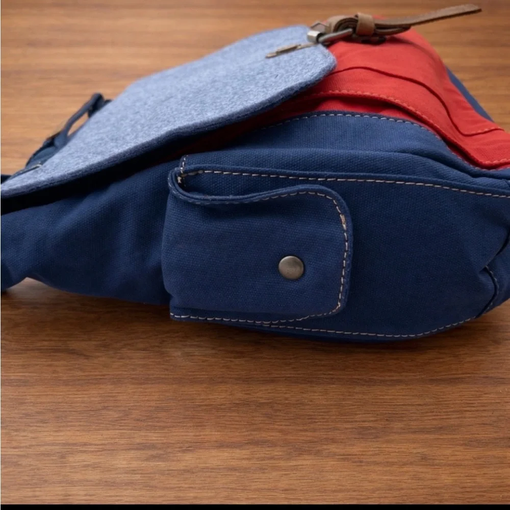 WB Felt Canvas Messenger Bag Warner Bros Navy Red Adjustable Strap Crossbody